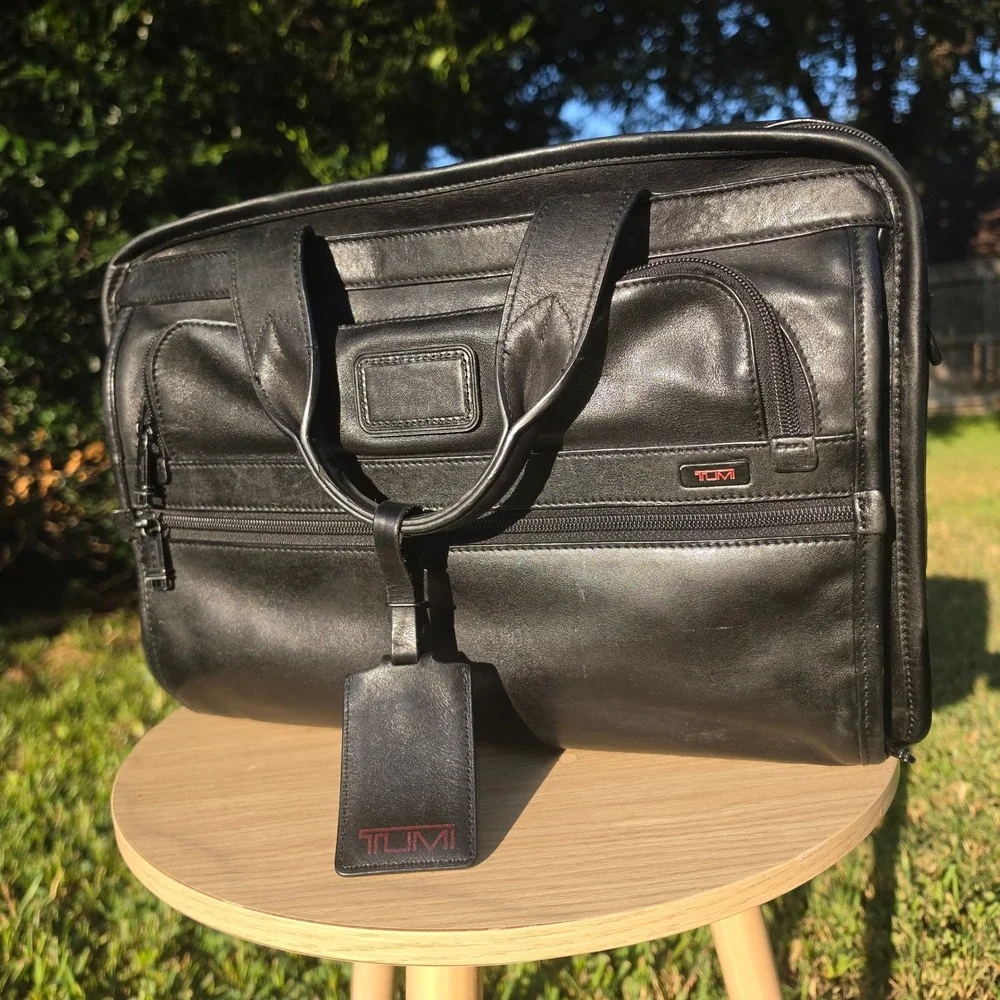 Tumi Alpha Black Leather Expandable Briefcase Laptop Bag 96141D4 Mens Business